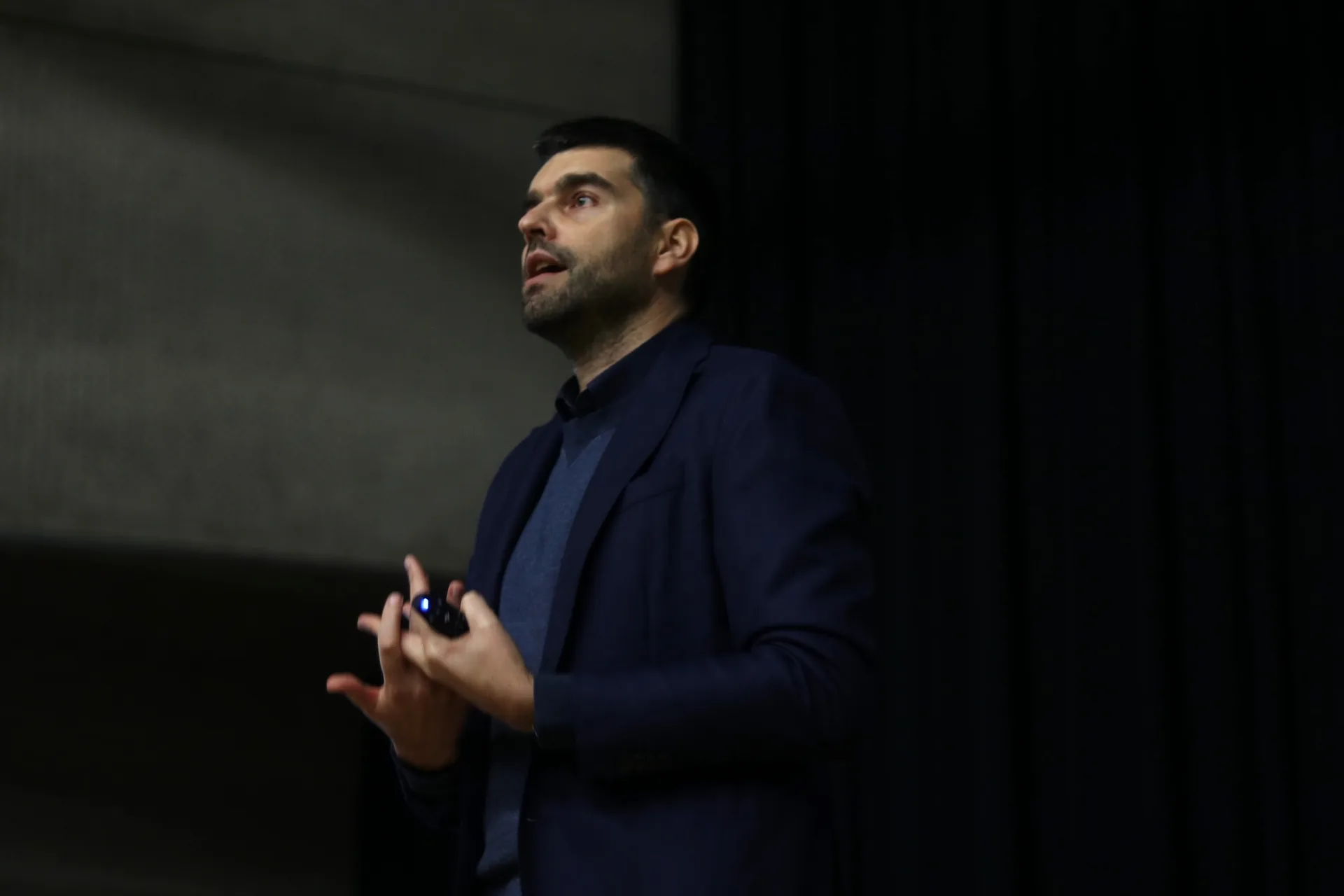 Filipe Portela speaking at an event